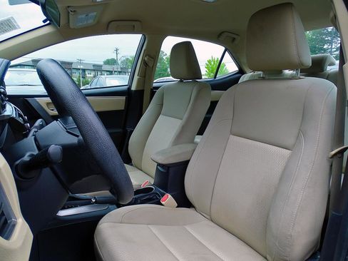 Used 2014 Toyota Corolla LE FWD image 21