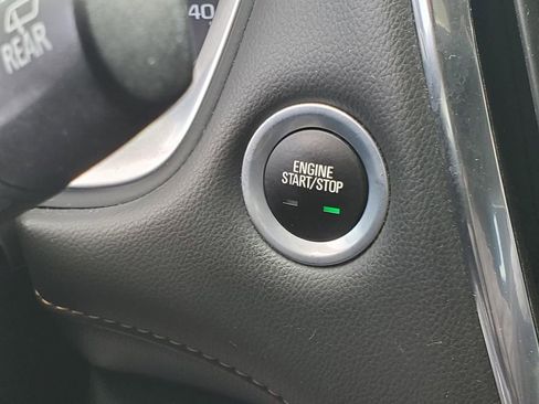 Used 2018 Chevrolet Traverse LT image 32