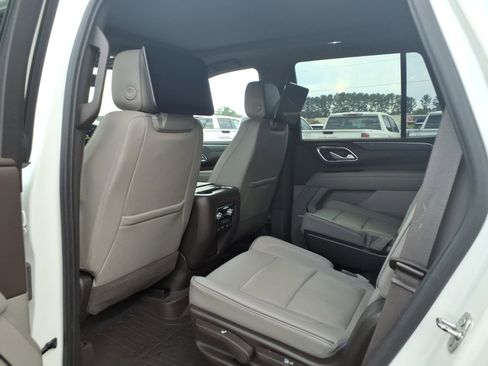 Used 2021 GMC Yukon SLT w/ SLT Premium Package RWD image 24