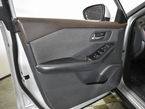 Certified 2023 Nissan Rogue SV image 7
