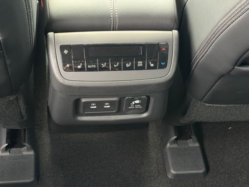New 2026 Nissan Pathfinder Platinum AWD/4WD image 24