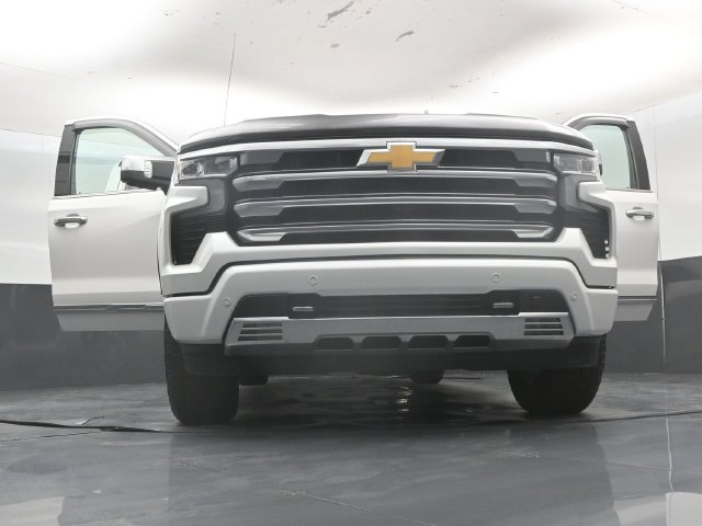 Used 2024 Chevrolet Silverado 1500 High Country w/ Z71 Off-Road Package AWD/4WD image 65