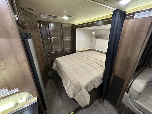 Used 2017 Mercedes-Benz Sprinter 3500 image 7