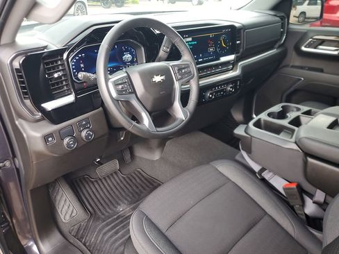 Used 2024 Chevrolet Silverado 1500 LT RWD image 17