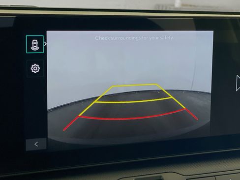 Used 2025 Kia K4 LXS image 22