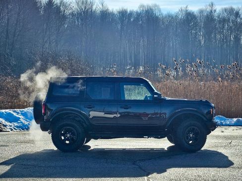 Used 2024 Ford Bronco Wildtrak image 2