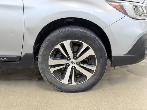 Used 2019 Subaru Outback 2.5i Limited AWD/4WD image 4