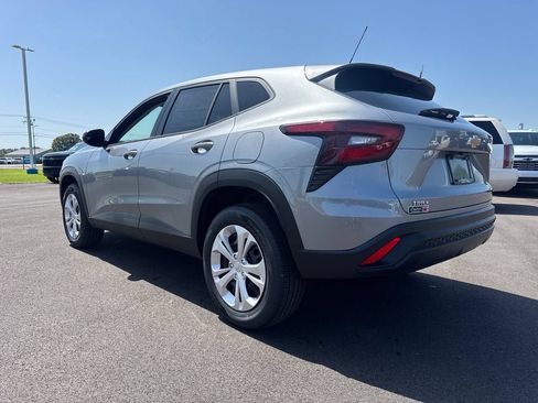 New 2026 Chevrolet Trax LS w/ Driver Confidence Package FWD image 4