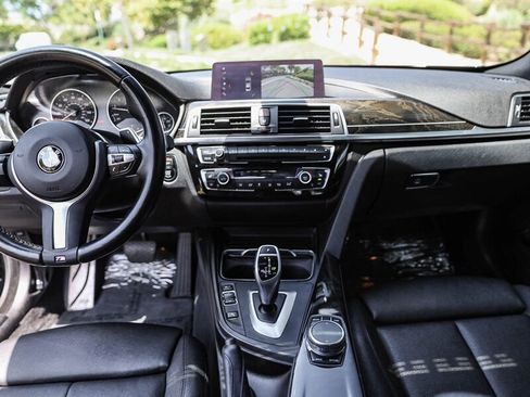 Used 2019 BMW 430i Coupe w/ M Sport Package RWD image 17