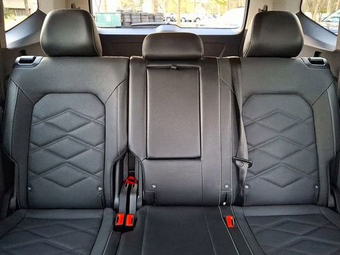 Certified 2024 Volkswagen Atlas SE AWD/4WD image 18