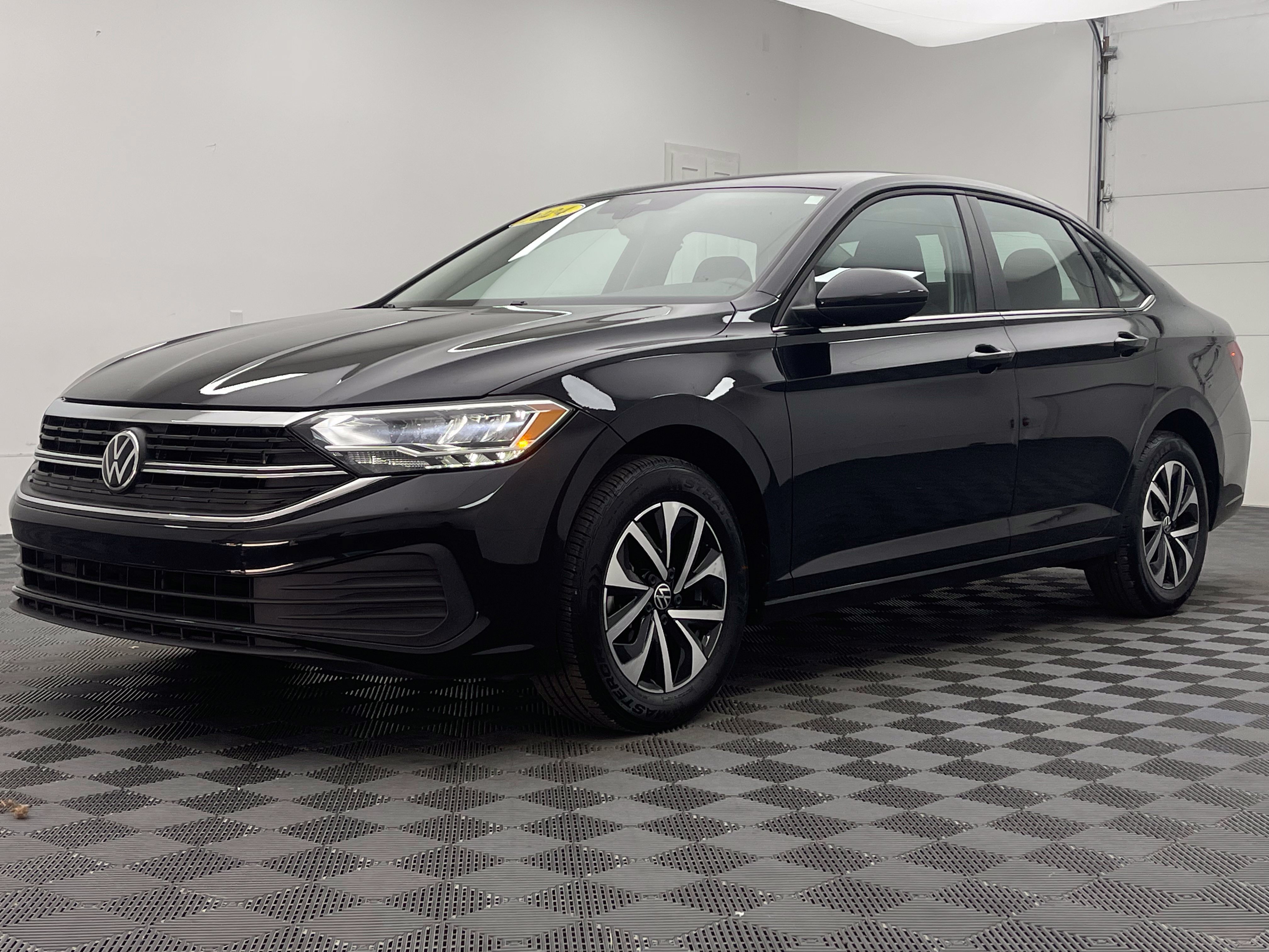 Used 2024 Volkswagen Jetta S FWD image 2