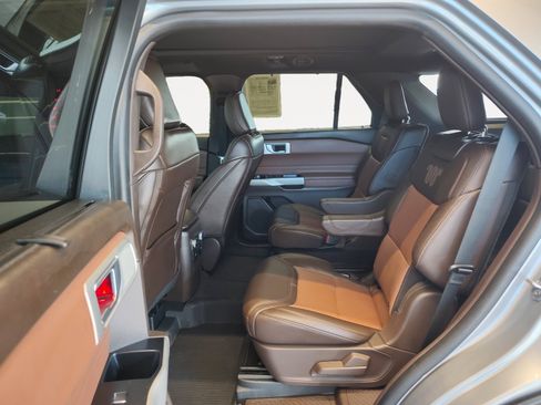 Used 2023 Ford Explorer King Ranch w/ Technology Package RWD image 25