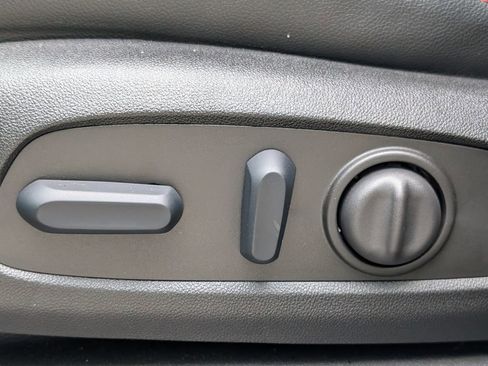Used 2023 Chevrolet Equinox RS FWD image 25