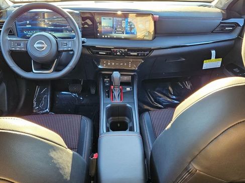 New 2026 Nissan Kicks SR FWD image 8