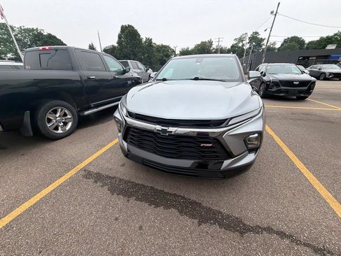 Used 2023 Chevrolet Blazer RS FWD image 2