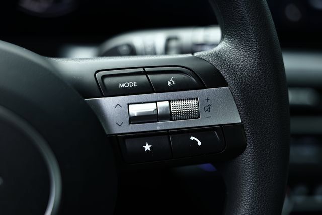 Certified 2025 Hyundai Sonata SE FWD image 32