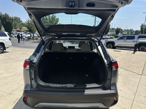 Used 2025 Toyota Corolla Cross L FWD image 26