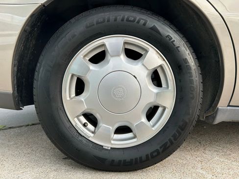 Used 2000 Cadillac De Ville Sedan w/ Comfort/Convenience Pkg image 25