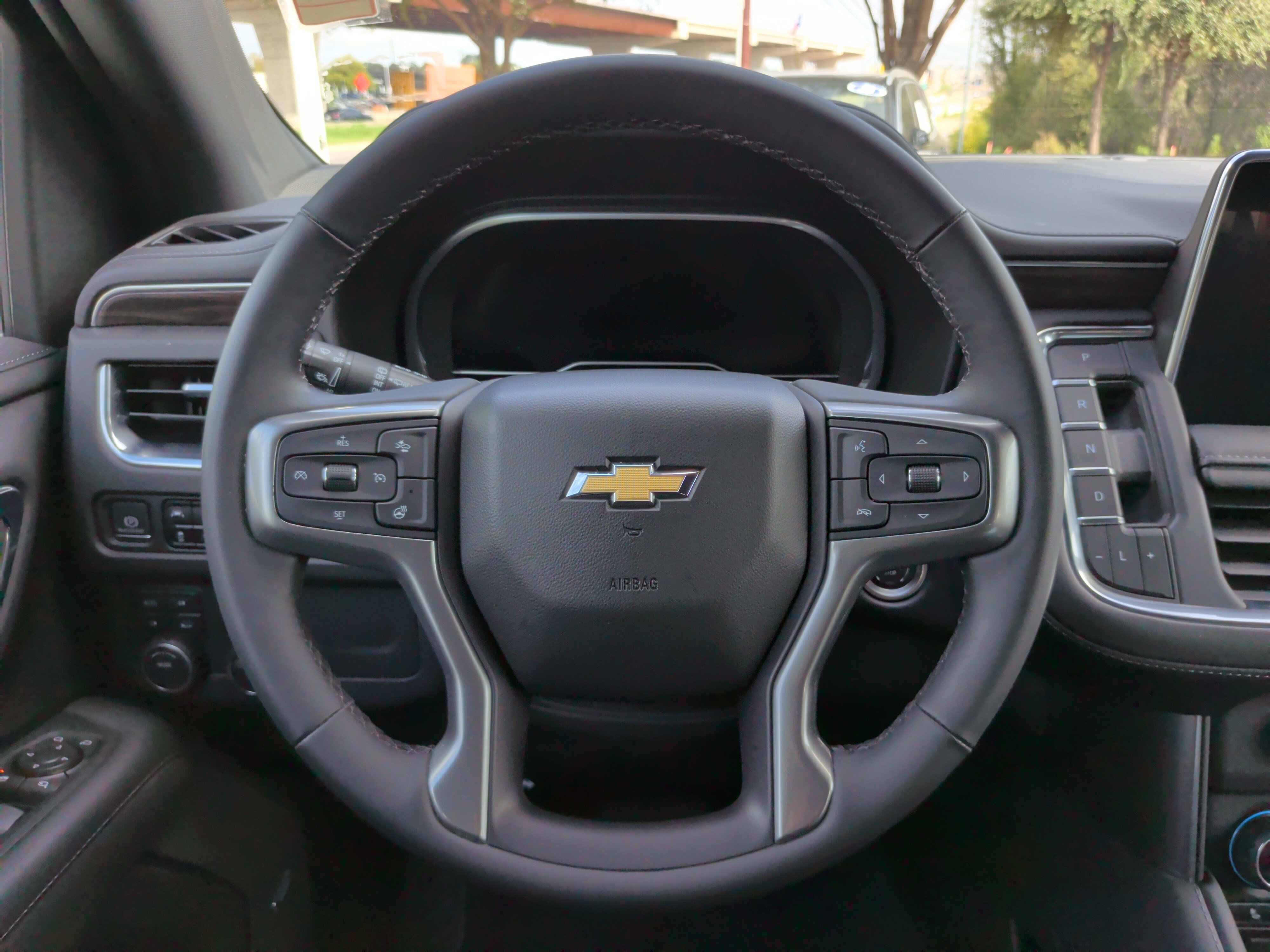 Used 2023 Chevrolet Tahoe LT w/ Luxury Package AWD/4WD image 21