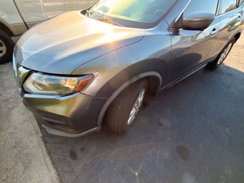 Used 2017 Nissan Rogue SV w/ SV Premium Package image 6