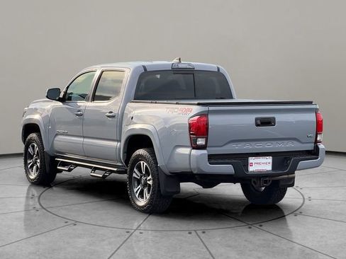 Certified 2019 Toyota Tacoma TRD Sport AWD/4WD image 4
