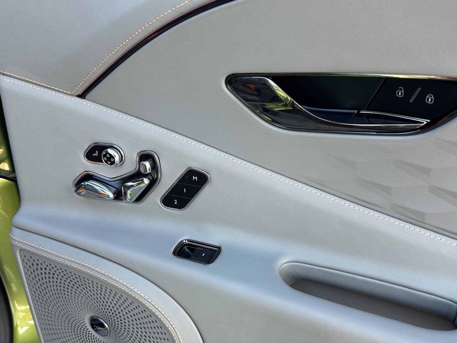 New 2025 Bentley Flying Spur Plug-In Hybrid AWD/4WD image 25