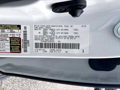 Used 2025 Toyota Sequoia Platinum AWD/4WD image 34