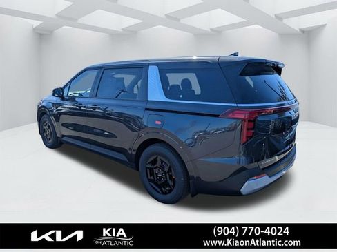 New 2026 Kia Carnival FWD image 5