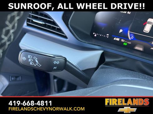 Used 2024 Volkswagen Taos SE w/ Panoramic Sunroof Package image 5