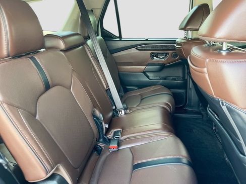 Used 2025 Honda Pilot Elite image 30