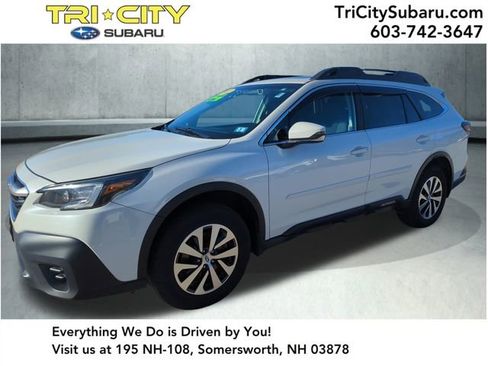 Used 2021 Subaru Outback Premium image 1