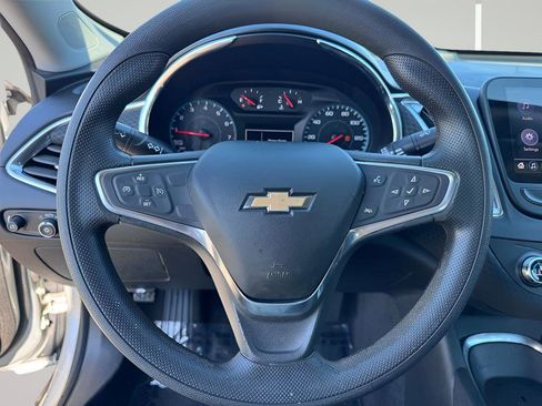 Used 2020 Chevrolet Malibu LT FWD image 12