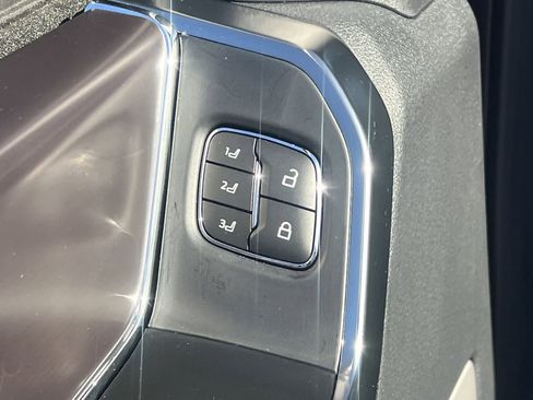 New 2025 Ford F150 Platinum w/ FX4 Off-Road Package image 21