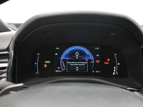 Used 2025 Toyota Camry SE FWD image 6