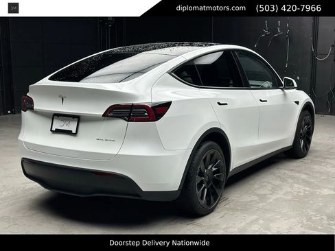 Used 2023 Tesla Model Y Long Range image 6