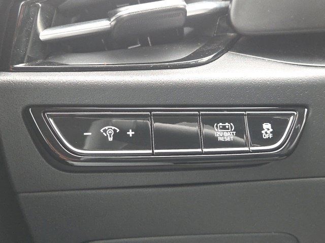 Used 2024 Kia Niro LX FWD image 22