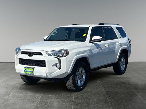 Used 2020 Toyota 4Runner SR5 Premium image 4