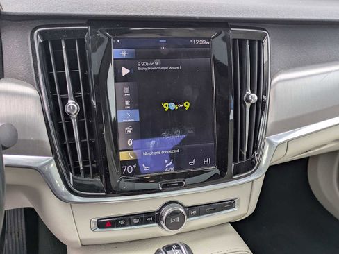 Used 2017 Volvo S90 T6 Momentum w/ Vision Package image 28