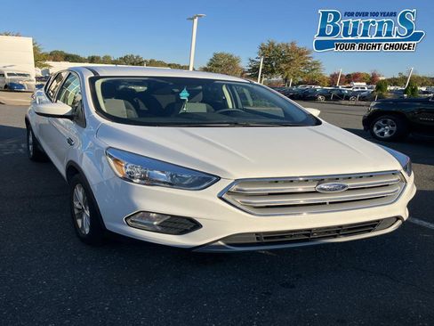 Used 2019 Ford Escape SE image 1