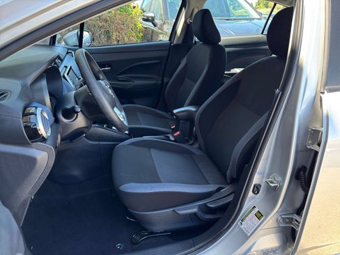Used 2025 Nissan Versa SV FWD image 35