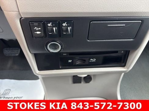 Used 2015 Toyota Sienna XLE Premium FWD image 18