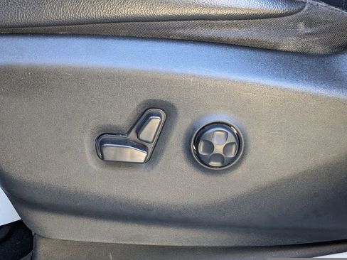 Used 2022 Chrysler Pacifica Touring-L image 22