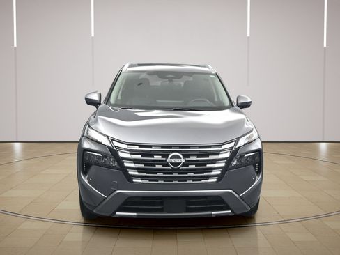 Certified 2025 Nissan Rogue SL w/ SL Premium Package AWD/4WD image 2