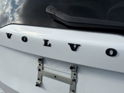 Used 2018 Volvo XC90 T6 Momentum w/ Convenience Package image 11