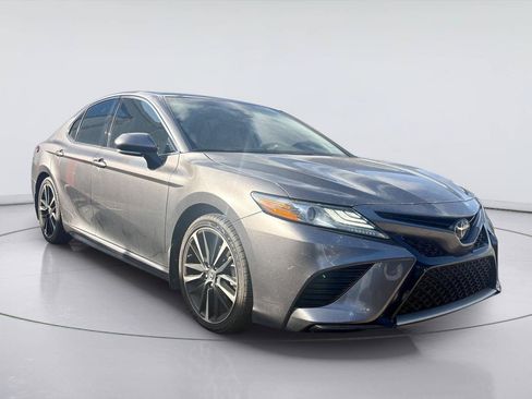 Used 2019 Toyota Camry XSE FWD image 1