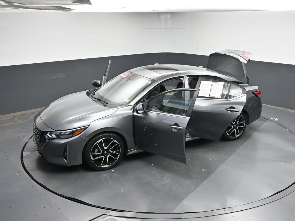 Used 2024 Nissan Sentra SR w/ SR Premium Package FWD image 44
