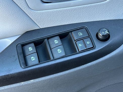 Used 2015 Toyota Sienna LE image 13