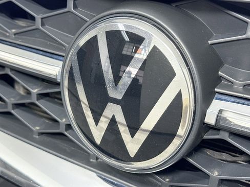 Used 2022 Volkswagen Taos SEL w/ Panoramic Sunroof Package image 31