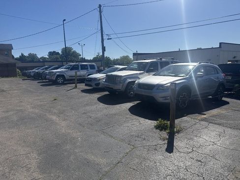 Used 2018 Subaru Outback 2.5i Premium AWD/4WD image 16