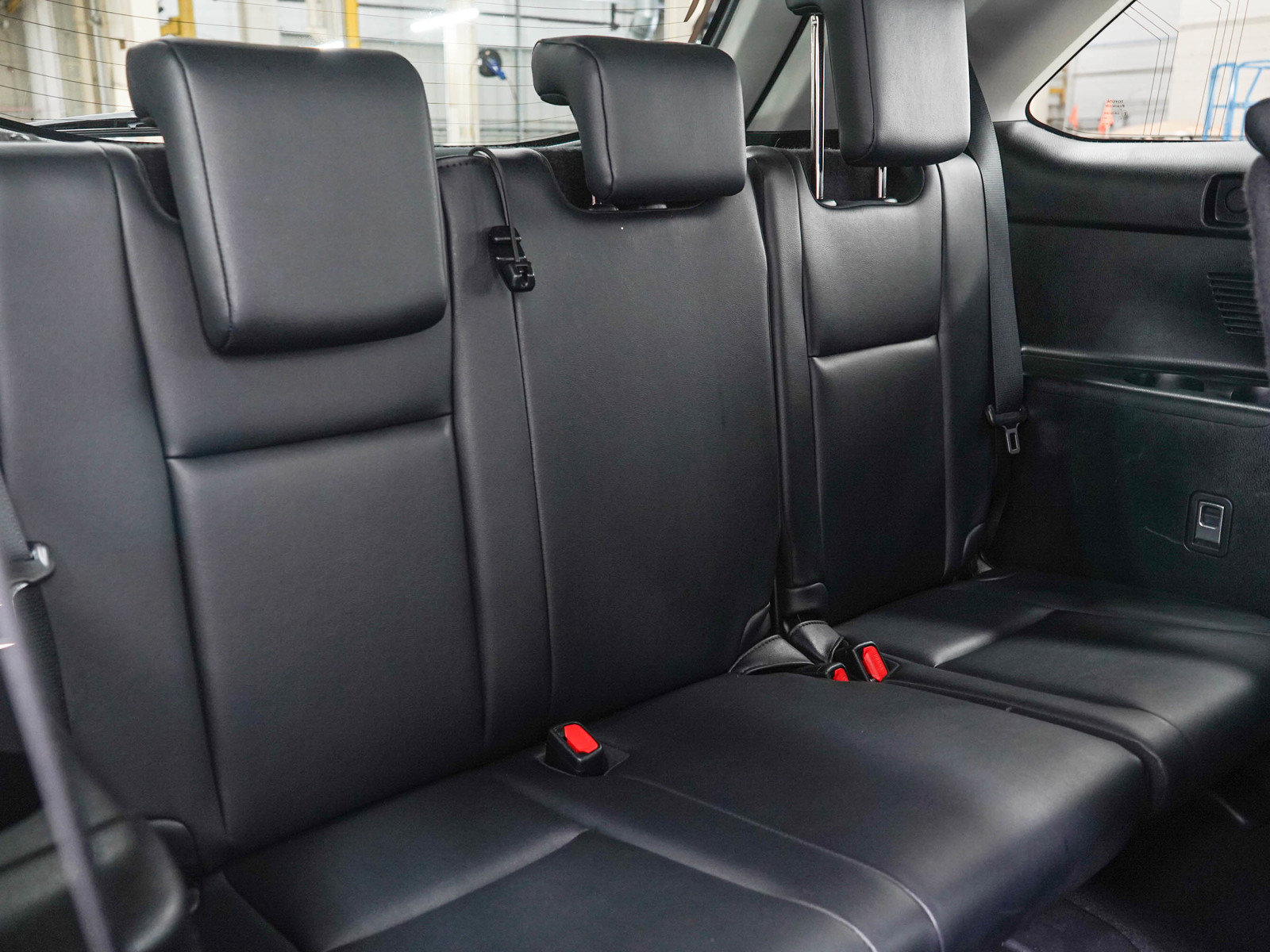 Used 2019 Toyota Highlander XLE AWD/4WD image 15